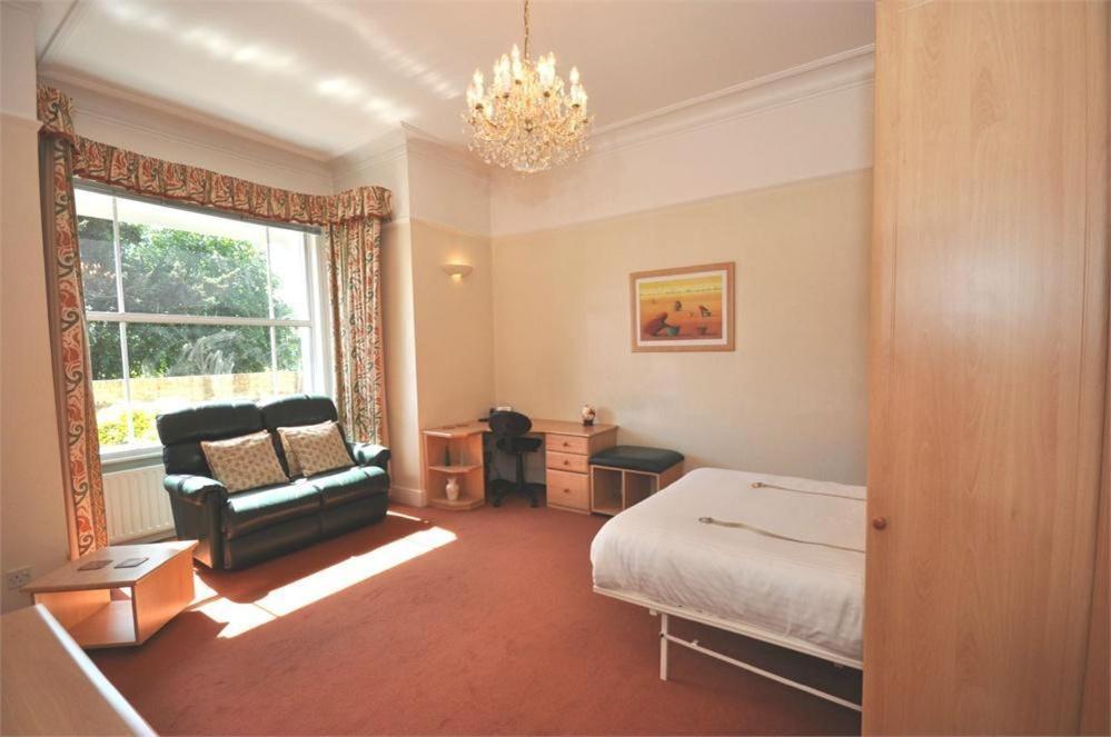 Thames View Apartments Staines-upon-Thames Ngoại thất bức ảnh